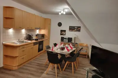 Image de Rdh-2. 07, 5 Pers. , ca. 49 qm - Seepark Burhave / Reetdachhaus 3