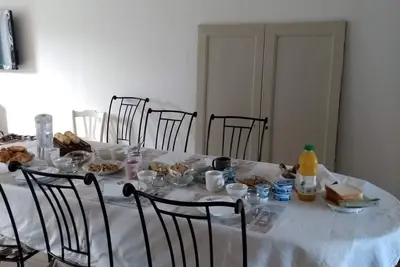 Image de Chambres Hote 5 Person. Petit dej inclus Parking Terrasse Proche Defense Paris