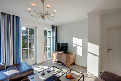 Image de Villa Lara Whg. 8, Strandnah, Gross, Sauna, Kaminofen - Villa Lara, Strandnah, Teilw. Seeblick