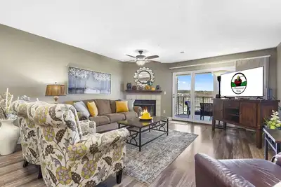 Image de Bright & Cozy | Pools, Golf, Near Hwy 76 Strip, Golf & Ticket Discounts!