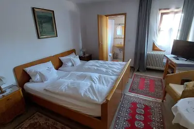 Image de Dreibettzimmer Nr. 26 - Goldner Engel, Restaurant - Hotel - Metzgerei