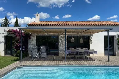 Image de Villa Contemporaine Avec Piscine, Climatisée, Quartier Résidentiel Proche mer