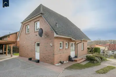 Image de Idyllic vacation home with garden, lake proximity and plenty of space for families