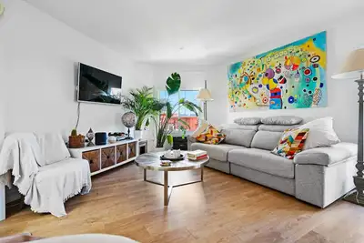 Image de Appartement confortable avec terrasse privée ensoleillée