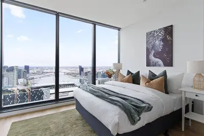 Image de A Cozy 2br Apt with Harbour Views, Free Parking