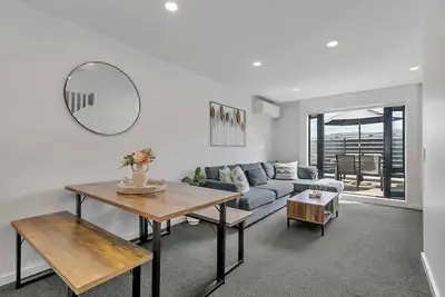 Image de City Fringe Convenience + Parking! | Zodiak Stays