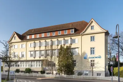 Image de Haus Godewind Ferienwohnung 5 mit Balkon und Strandkorb - Apartment 5 / 3 - Raum - Apartment mit