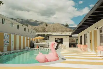 Image de Mod Retreat in Vibrant Palm Springs