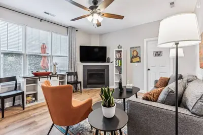 Image de Sunny Retreat: Pool & Beach Near Condo