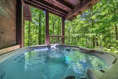 Image de Fun & Funky, Free Tickets sleeps 5 *10 mins to Pigeon Forge & Gatlinburg