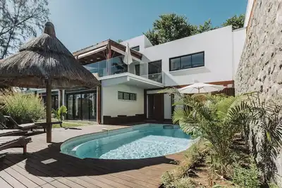 Image de Charles - Villa Neuve - Piscine Accès Direct Plage