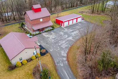 Image de Entire home in Lexington. Very spacious and newly renovated building.