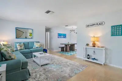 Image de Wake Up to Manatees! Waterfront 3br Home w/ Pool