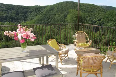 Image de 2 bedroom private vacation home in peux et couffouleux