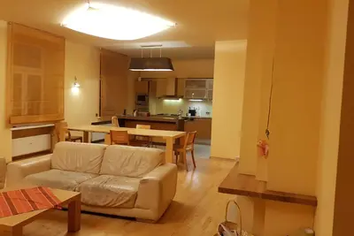 Image de Modern & Spacious: Your Family-Friendly Central Riga Haven!