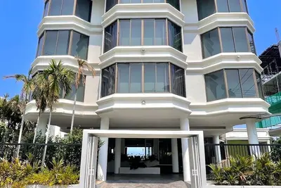 Image de Pattaya Private Beachfront Property