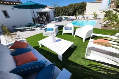 Image de Villa Céladon Piscine bord d'étang
