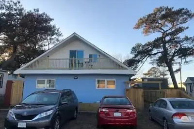 Image de Couple blocks from the beach vacation getaway! 1