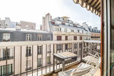 Image de Spacieux appartement proche de l' Arc de Triomphe.