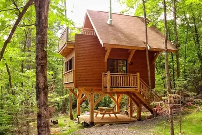Image de L'epervier - treehouse in the heart of nature with all comforts of home