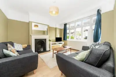 Image de Pass the Keys | Spacious Family Home in London