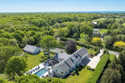 Image de Amazing Sagaponack Estate Minutes to Gibson Beach and Wolffer Estate. . .