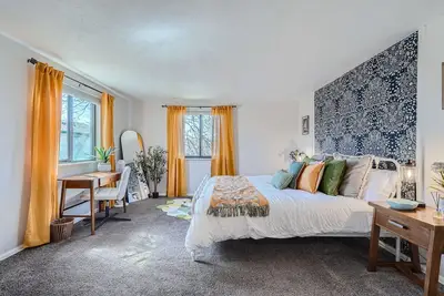 Image de Entire Home in Denver 4 Br. Arcade. Dog Friendly.