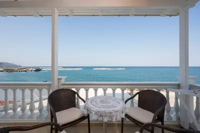 Image de Kyma beach accommodation/Poseidon apartment/6 guests