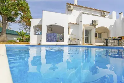 Image de Vilamoura: Retreat with Heatable Pool & Bbq