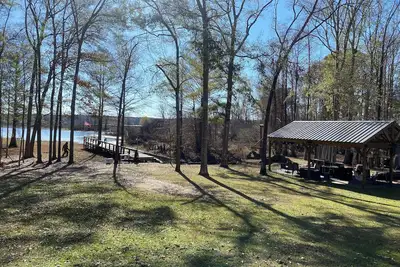 Image de Waterfront Guesthouse in Six Mile!