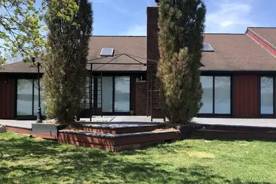 Image de Gun lake front home available for  June July  and august rent all or 30 days