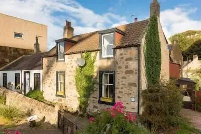 Heron House: The Forth Rail Bridge Cottage
