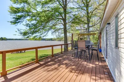 Lakefront Prosperity Home w/ Private Boat Dock