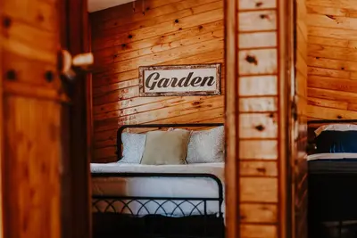 Image de Peaceful & Updated Baxter Beach Cabin - Private Sandy Beach w/ Amenities