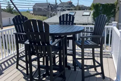 Image de Plum Island Chic Cottage-Steps to Beach! \n