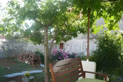 Image de Appartement de vacances avec une belle décoration et un extérieur de conte de fées