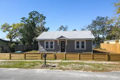 Image de 3 Rivers Cottage- 2br/2ba on Carrabelle River