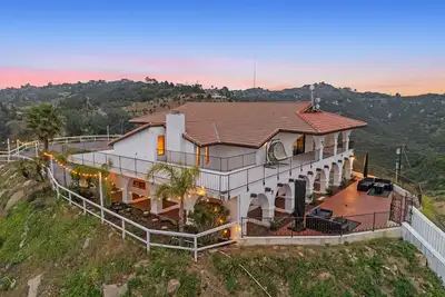 Image de Beautiful Fallbrook Estate Ideal for Weddings and Events