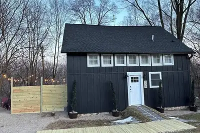 Image de Private Riverfront, Converted Barn *Ev Charger*