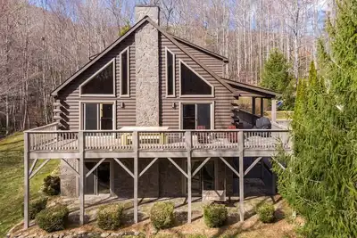 Image de Whiskey Bear Escape - private home between Boone and West Jefferson!