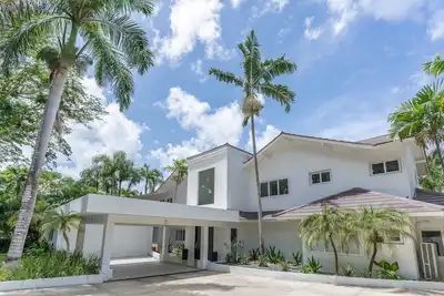 Image de Exquisite Luxury Villa Steps from Playa Minitas \nCacique 8 Casa De Campo