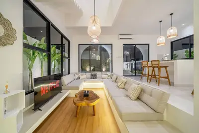 Image de Villa Meadow 1 Chic Style 2 Br Villa Canggu w\/ Rooftop Mini Golf