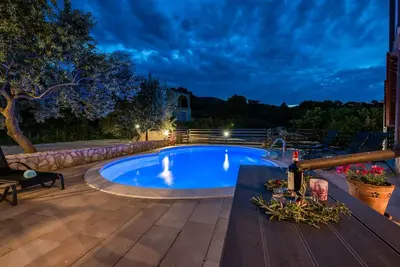 Image de Appartement de deux chambres avec le balcon et la vue sur le mer Drenje, Labin (A-22999-c)