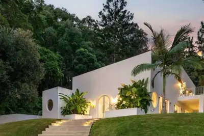 Image de Mediterranean 4 bedroom farm house