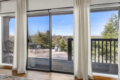 Image de *Heart of North end*Balcony*King*Parking*100Mbps