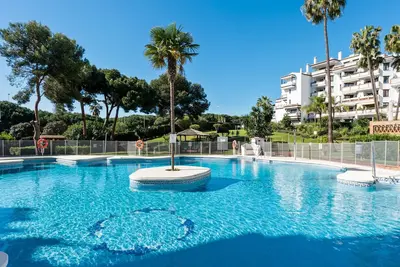 Image de Robina | Beachfront apartment in Mijas