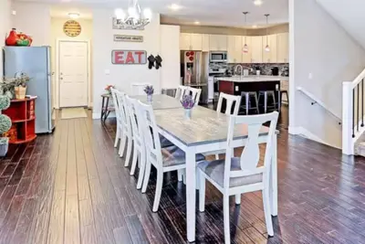 Image de 6br/5ba 4600sqft | Mtn/City View | HotTub | Sauna