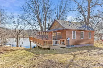Image de Spider Lake Waterside Cabin