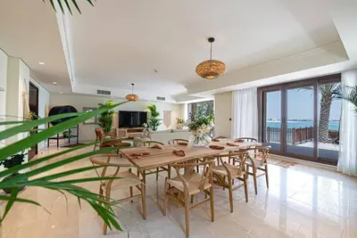 Image de Sezavi. Balqis Residence's spacious villa with private beach. Palm Jumeirah