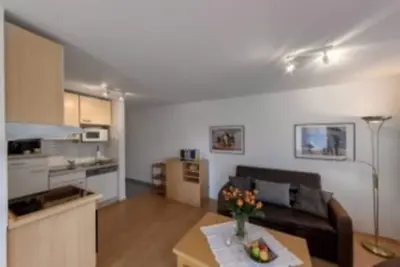 Image de Villa Aquamarina Whg. 6, Terrasse, Fahrstuhl - Villa Aquamarina, 1. Reihe, tw. Seeblick, Lift, P/tg